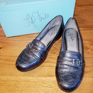 Life Stride Women's Textured Pewter (Grayish-Black) Loafers Size : 8M